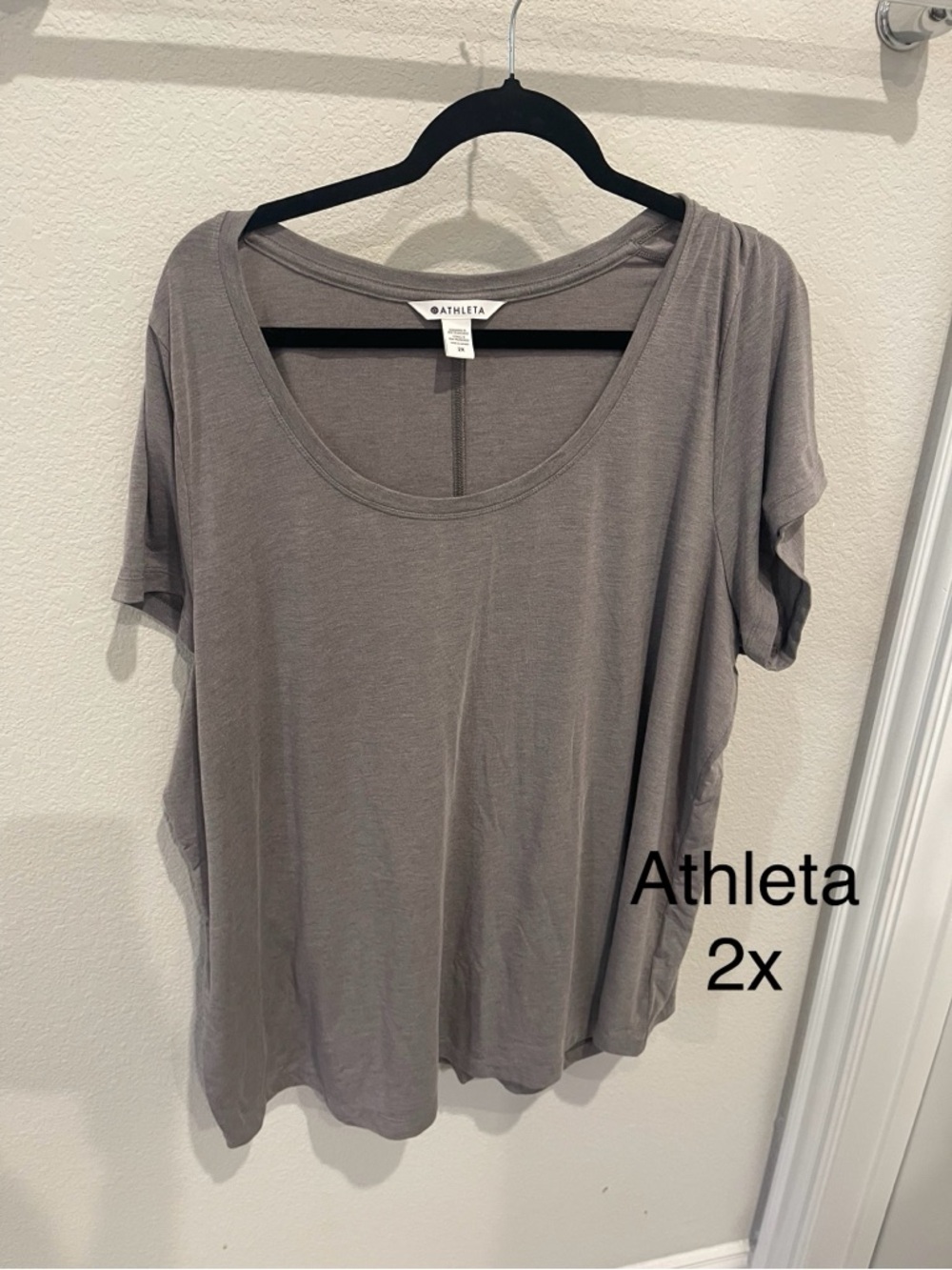 Athleta Relaxed Scoop Neck Tee in Gray